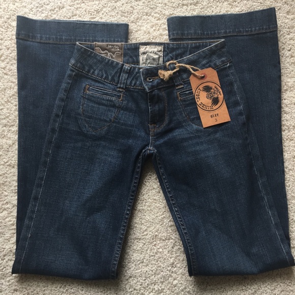 Brand NWT Angel High Rise *Wide Leg Flare* Jeans in Dark Wash - Picture 2 of 6